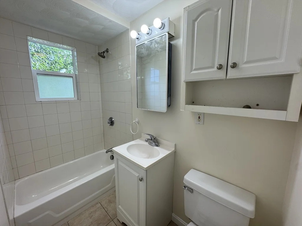 7R Center St, Woburn