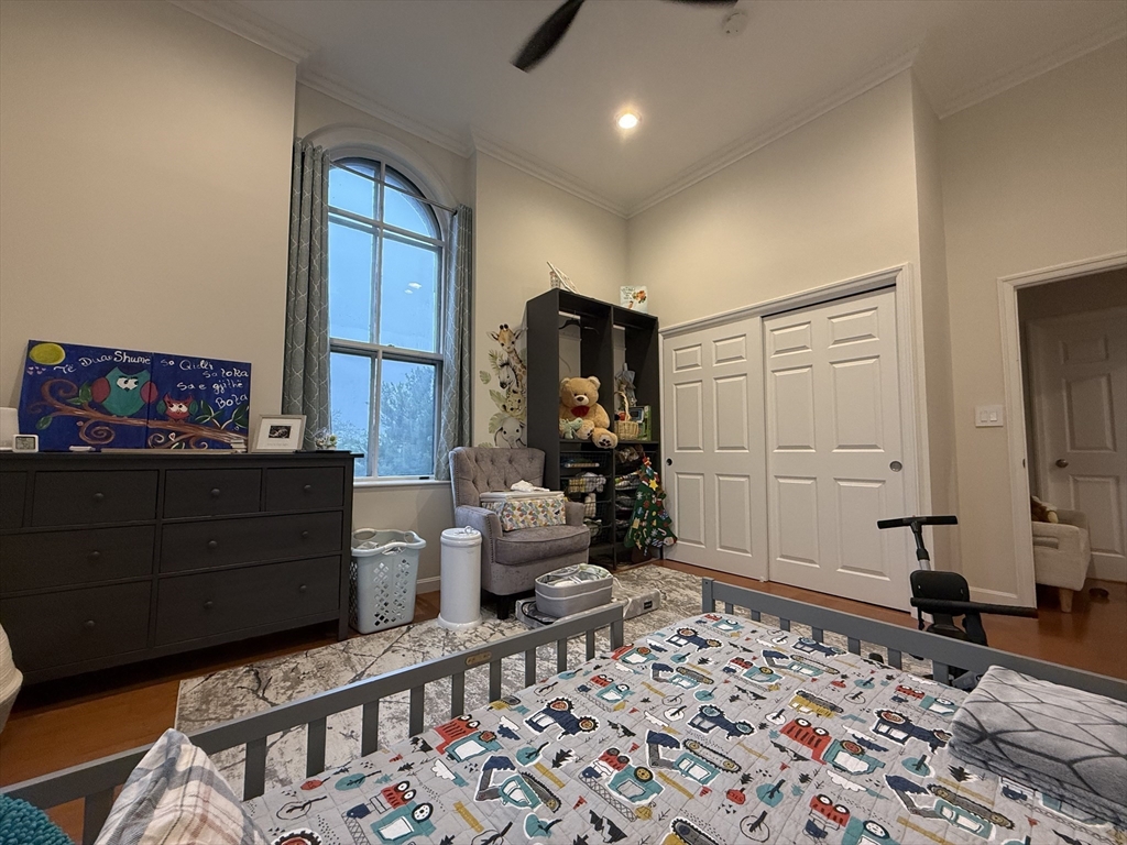 100 Captain's Row, Chelsea