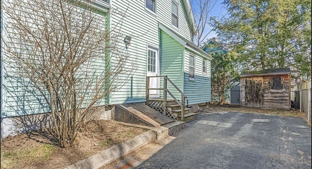 53 Henderson St, Arlington