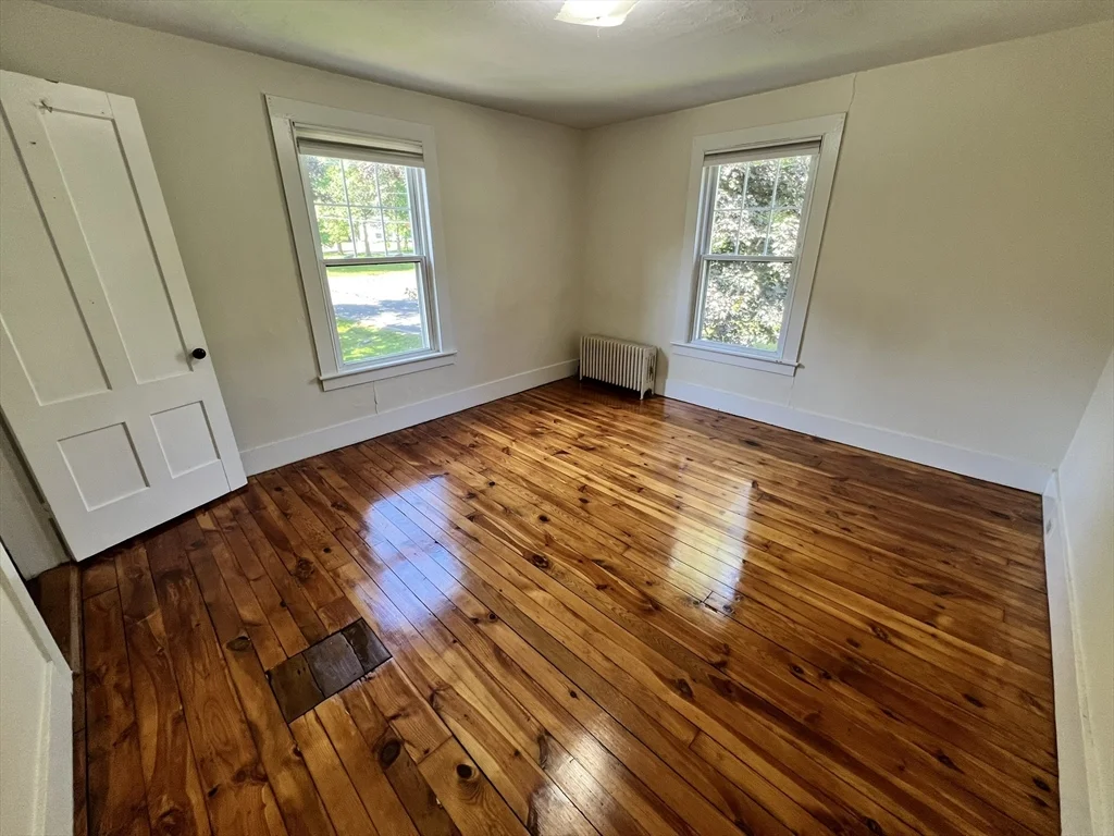 986 South East St, Amherst