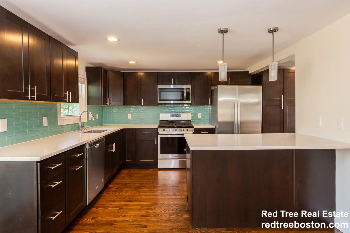 77 Rock Glen Rd, Medford