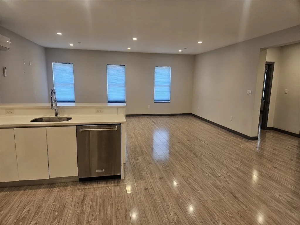 145 Newbury Ave, Quincy