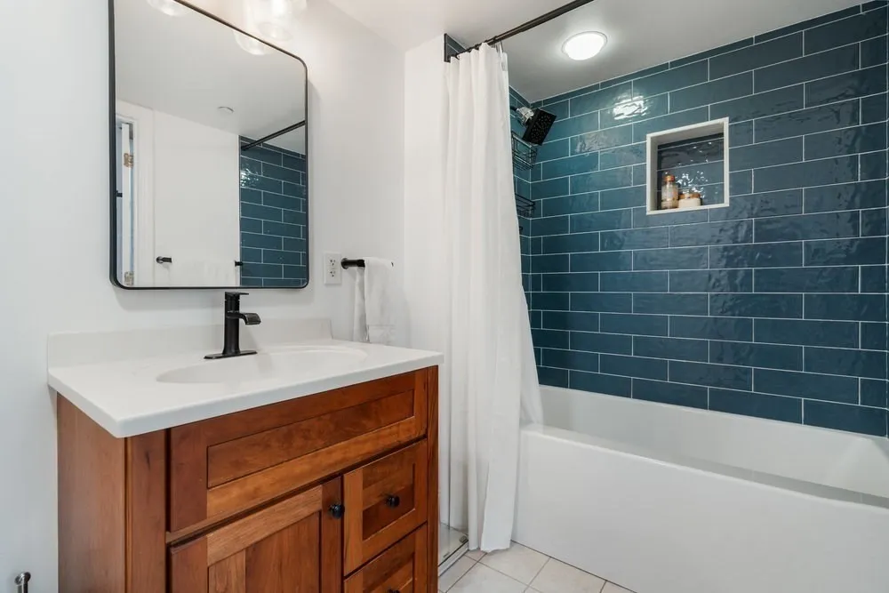 881 E 1st, South Boston