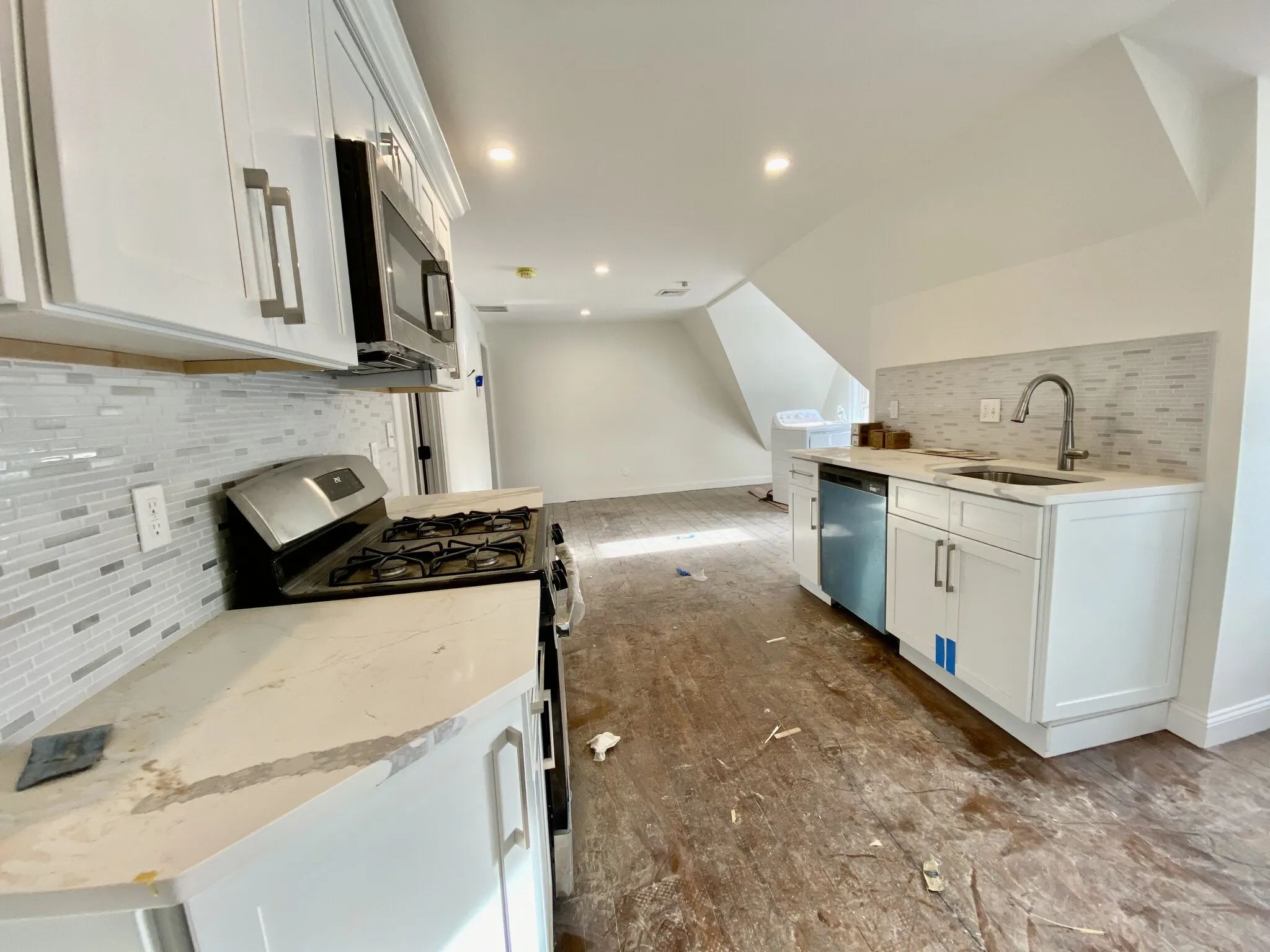 19-21 Bellevue St, Banks Square