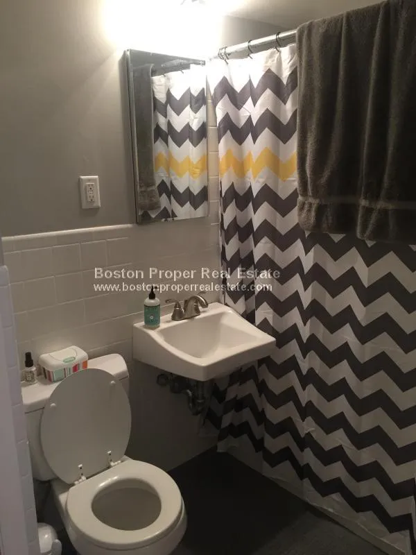274 Marlborough St, Back Bay