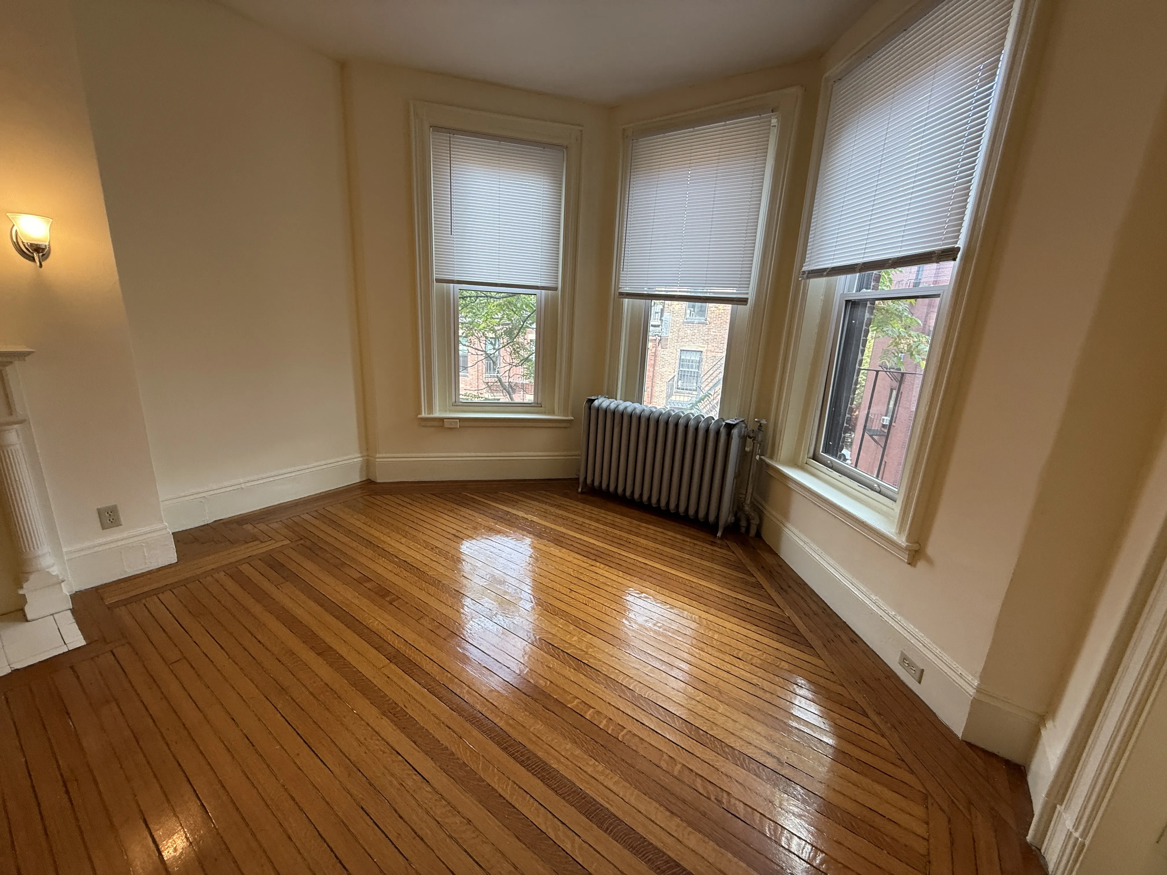 379 Commonwealth Ave, Back Bay