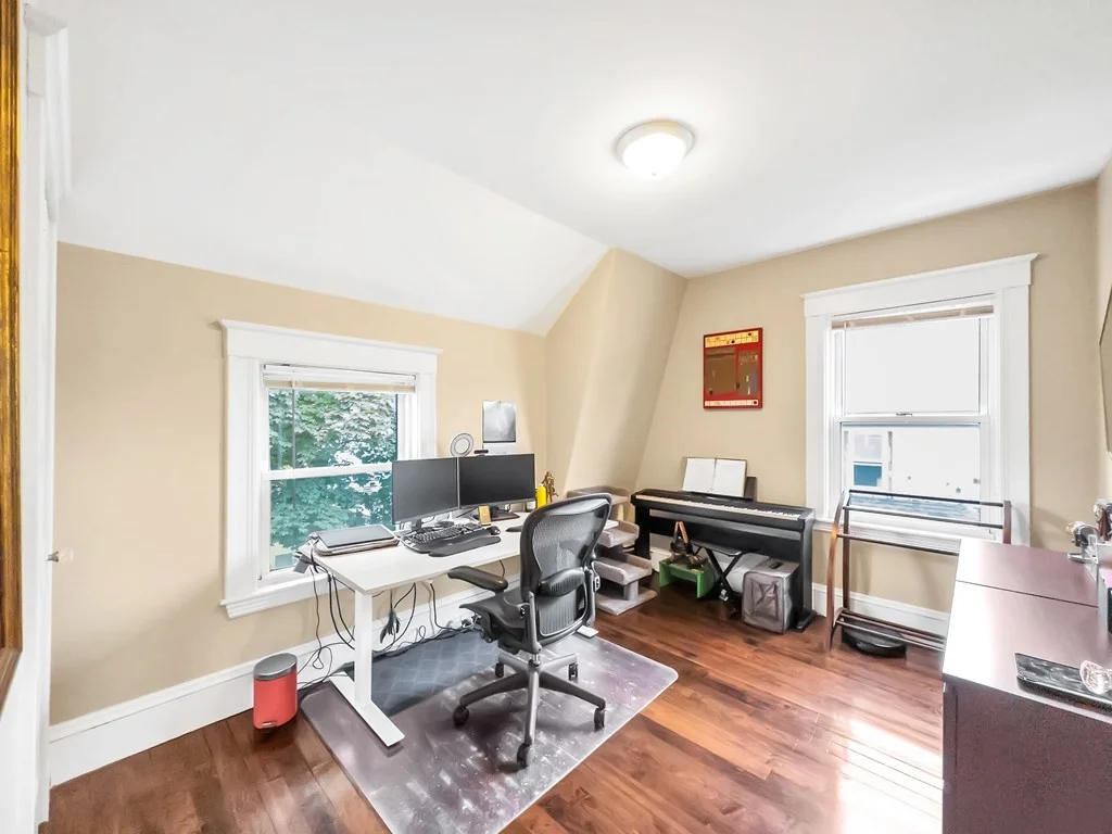 18 Alberta St, West Roxbury