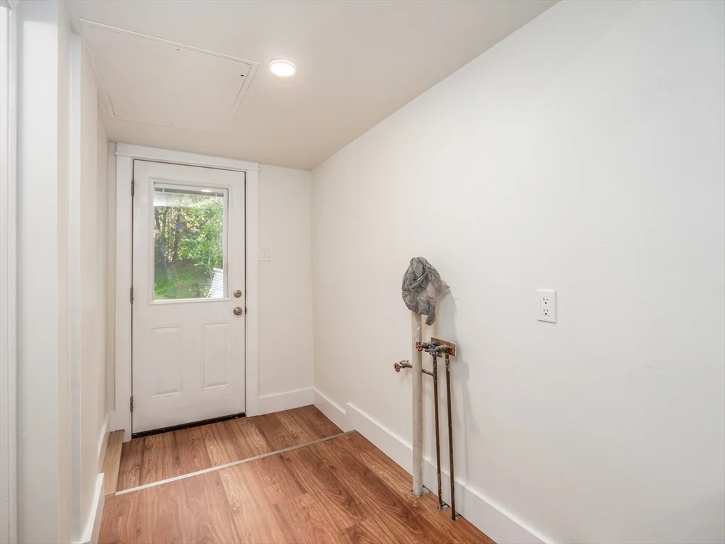 117 Precinct St, Lakeville