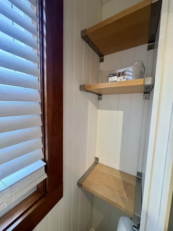 16 Winona Ave, Sconticut Neck