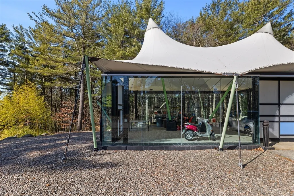 370 Summer St, Manchester