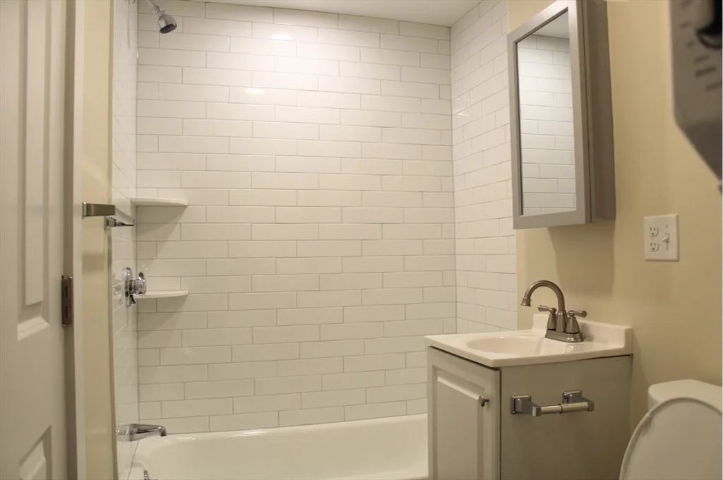 78 Endicott St, Peabody