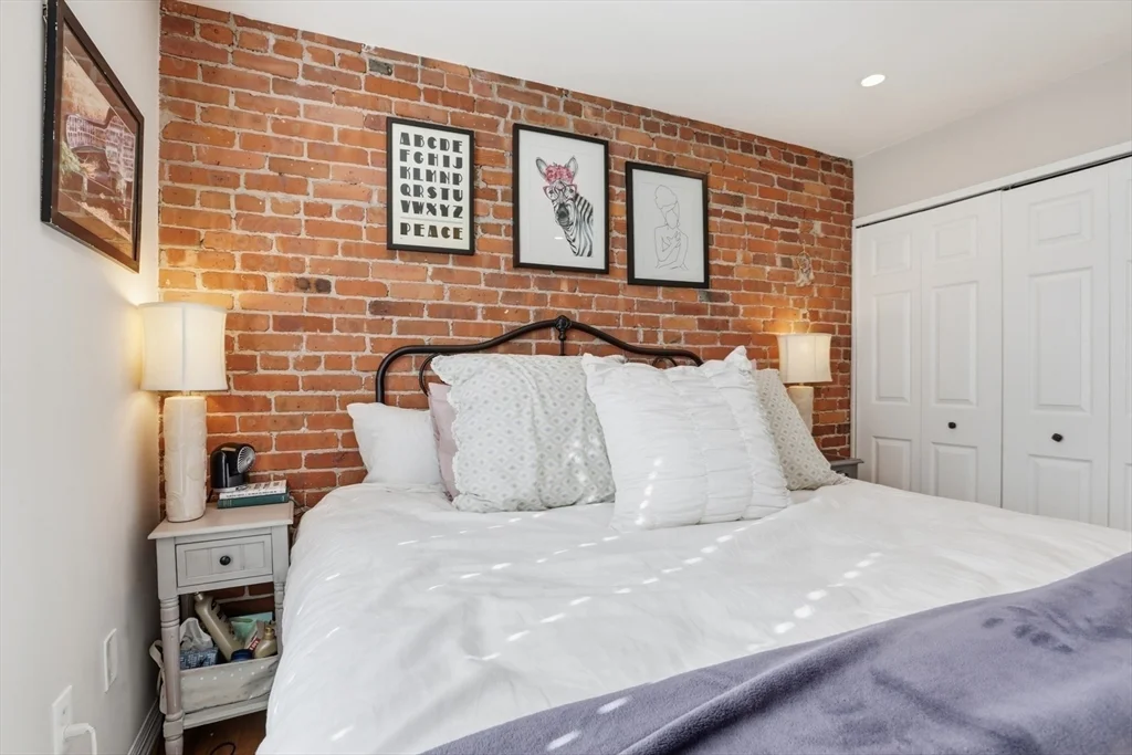 95 Gainsborough St, Fenway