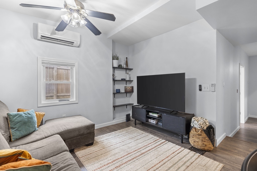 2 Kemp St, South Boston