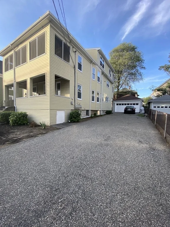 27 Conwell Ave, West Somerville