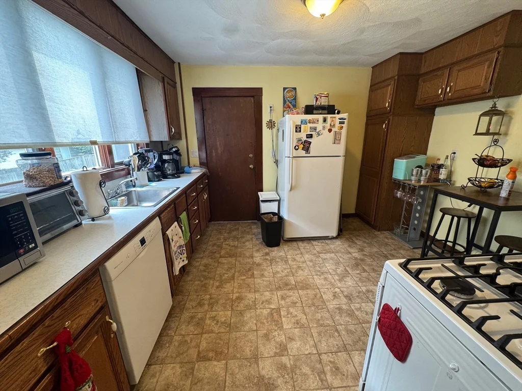 198 School St, Watertown