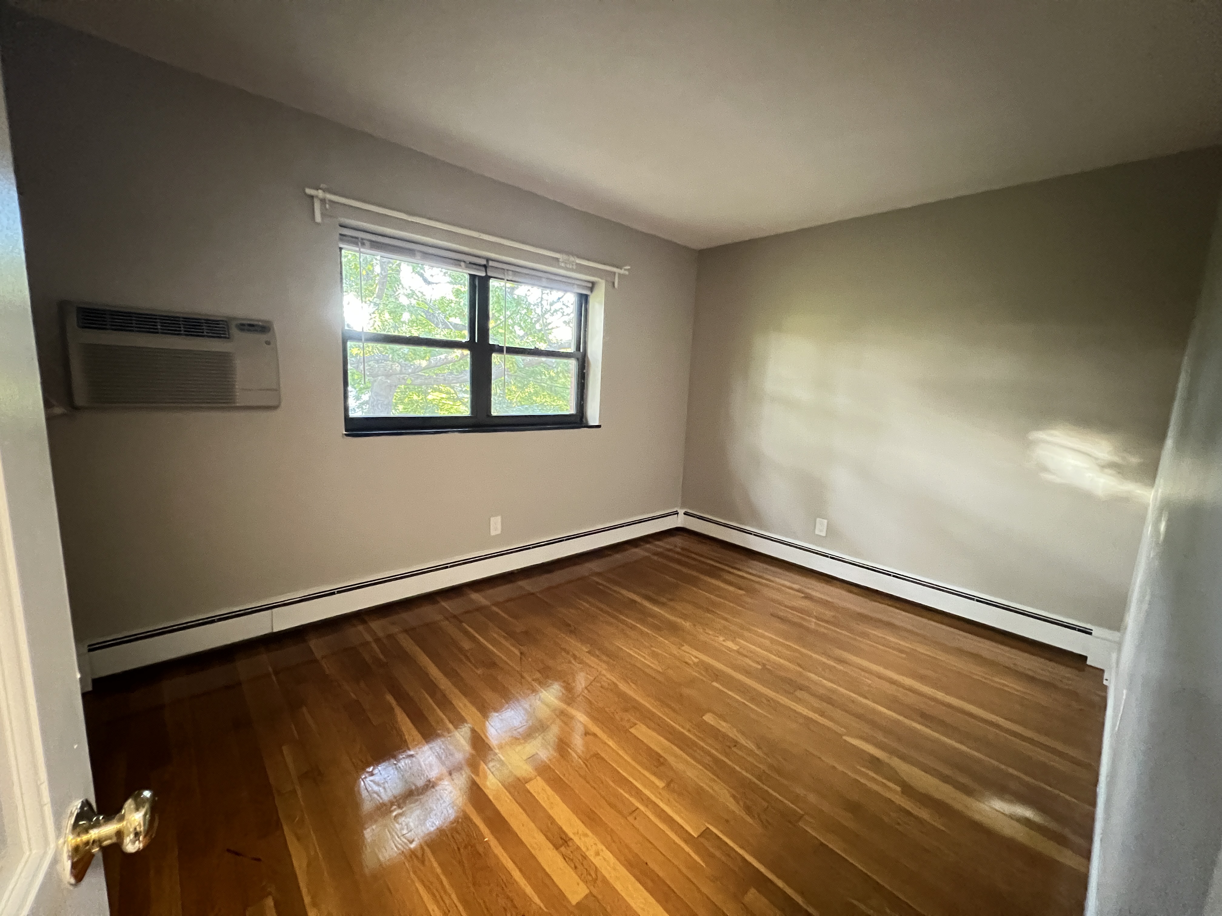 290 Grove St, Auburndale