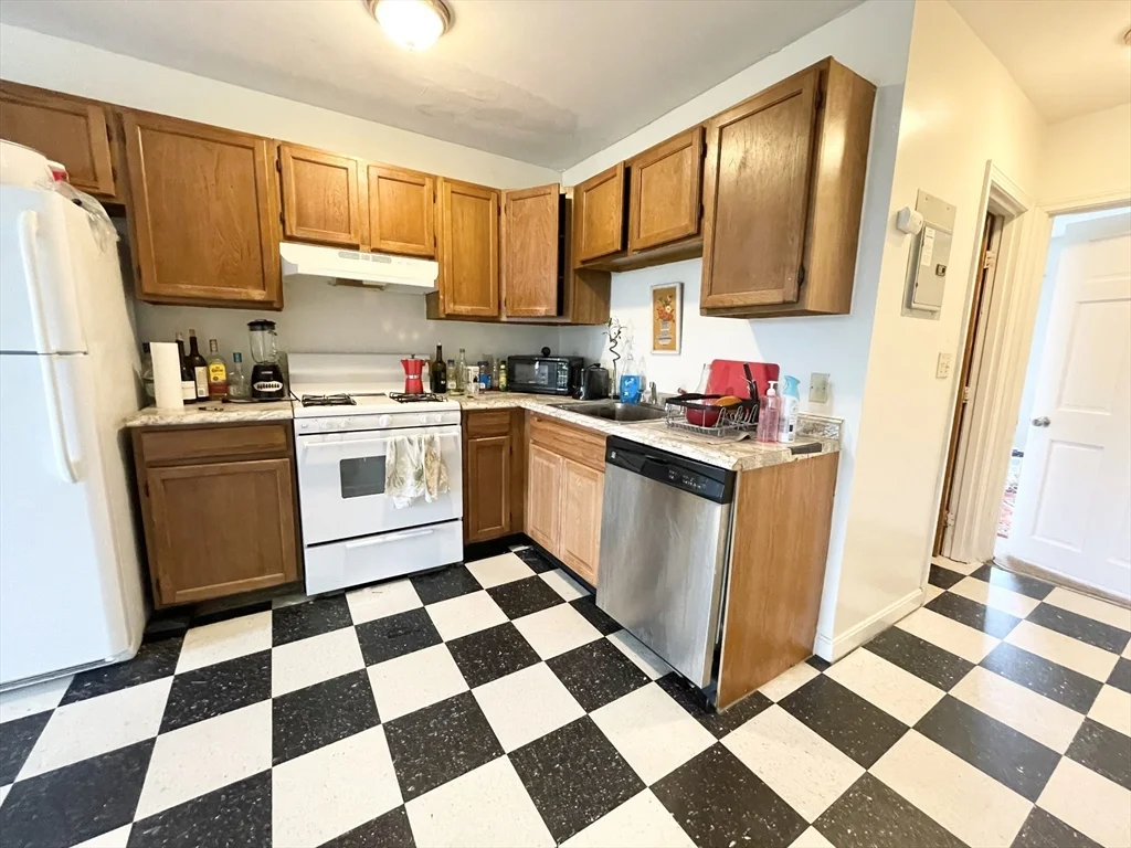 96 Hammond St, South End