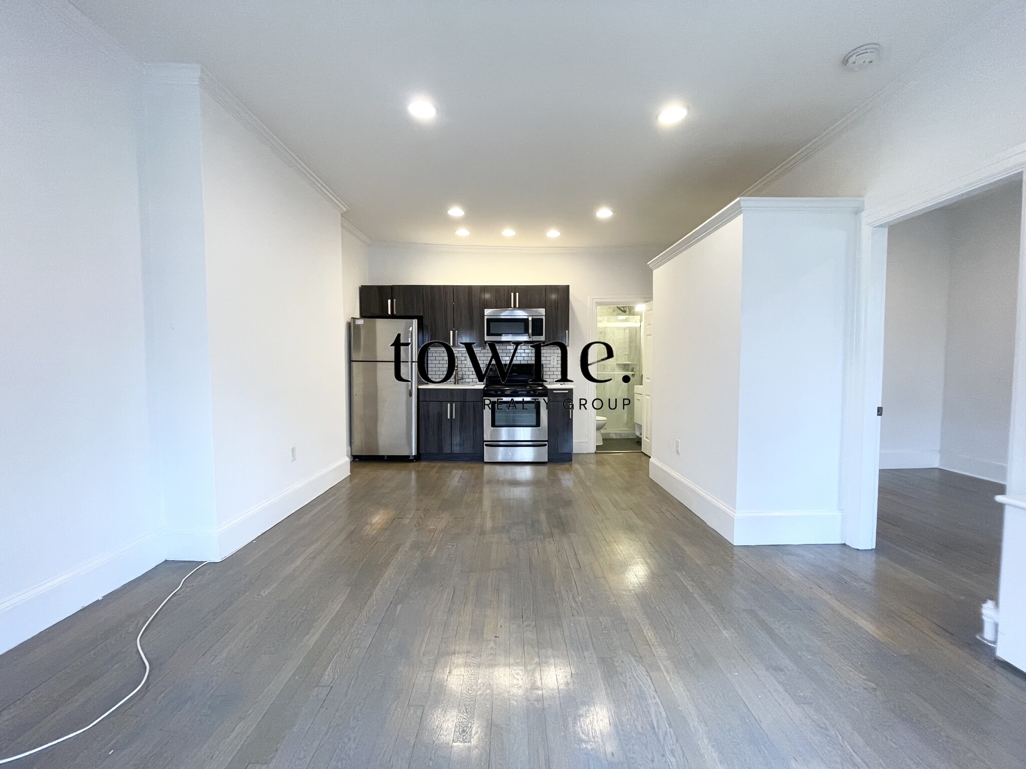 225 Newbury St, Back Bay