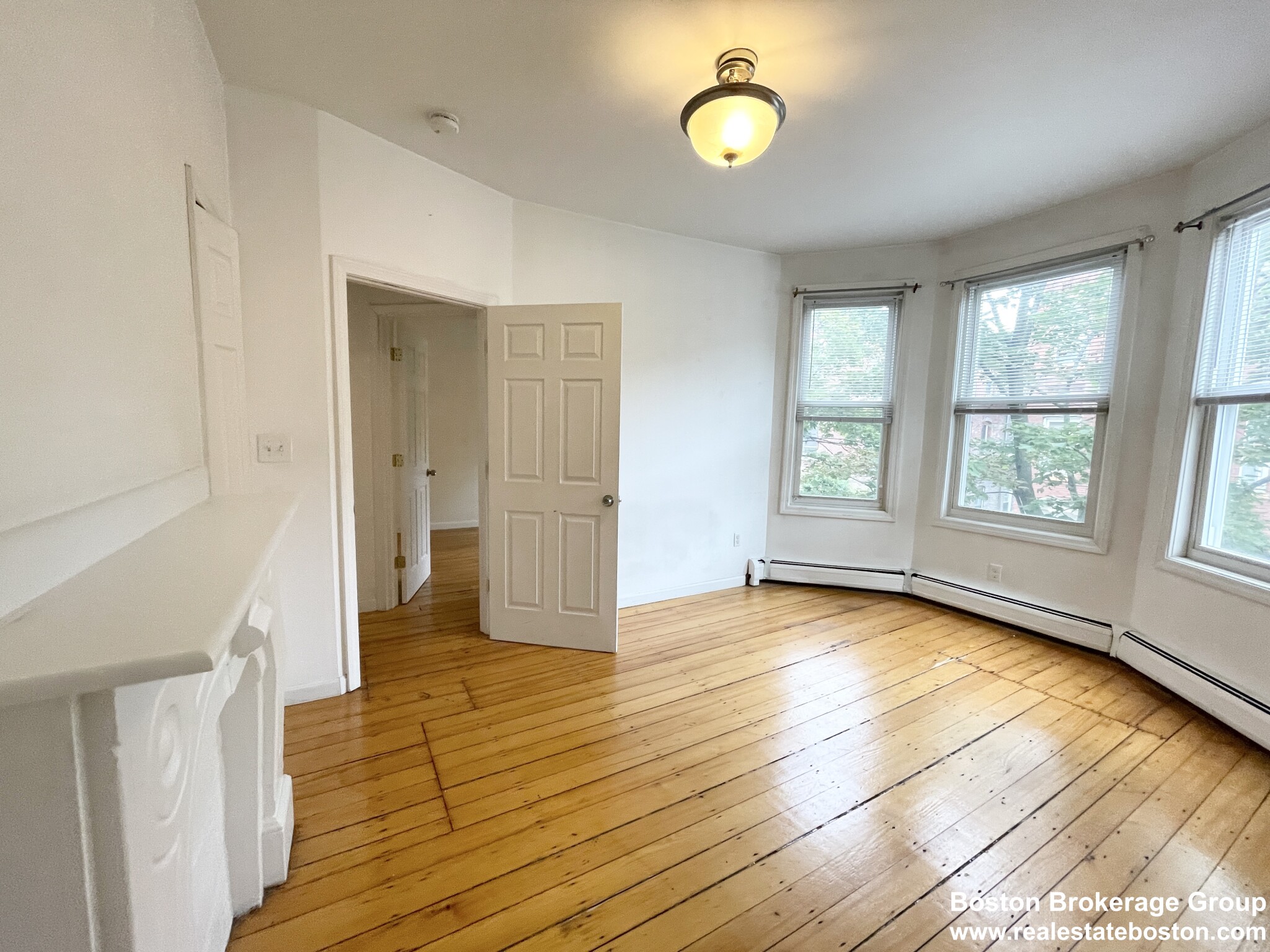 52 Delle Ave, Mission Hill