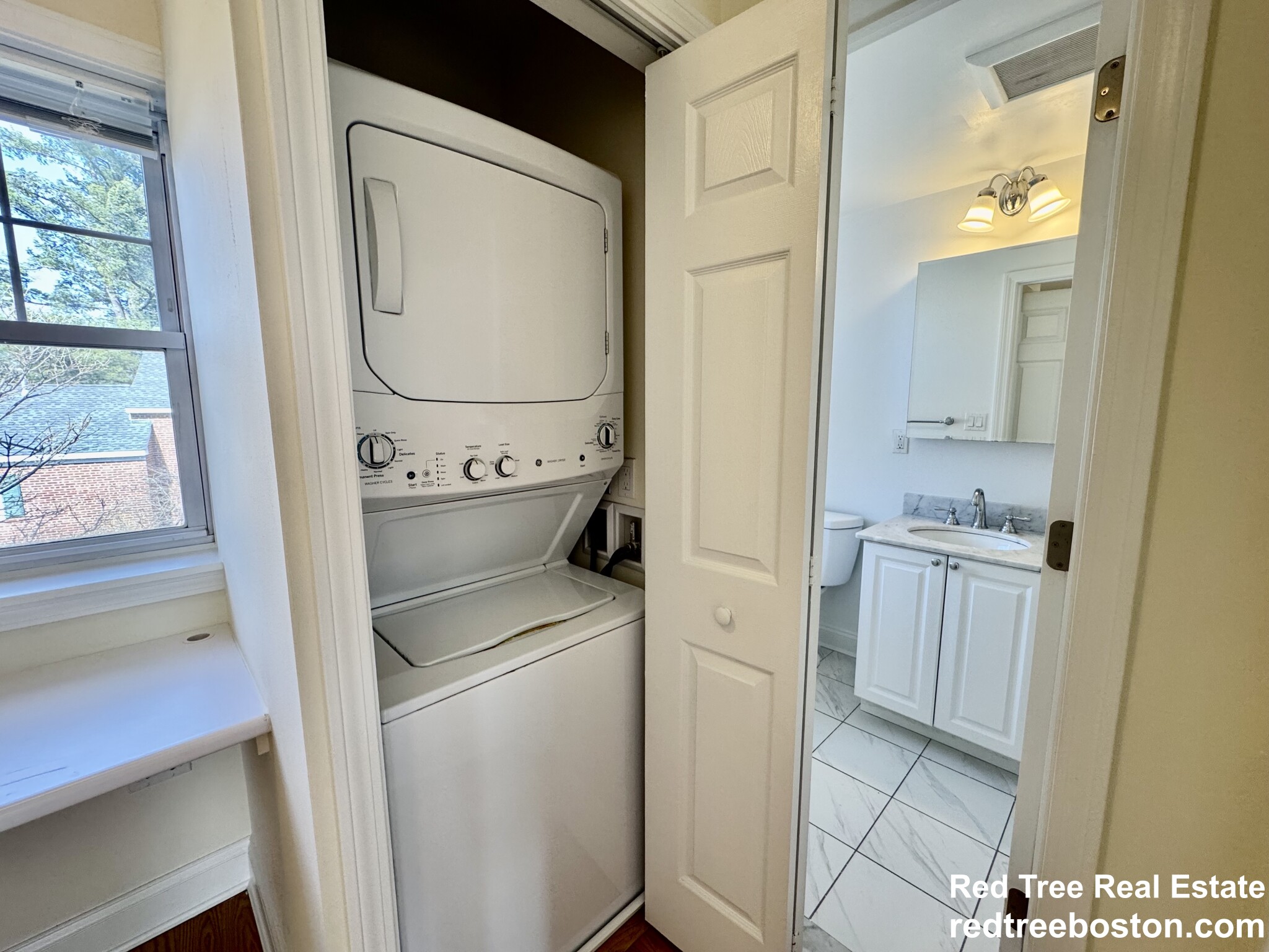 146 Independence Dr, Chestnut Hill