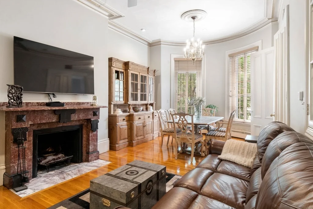 319 Marlborough St, Back Bay