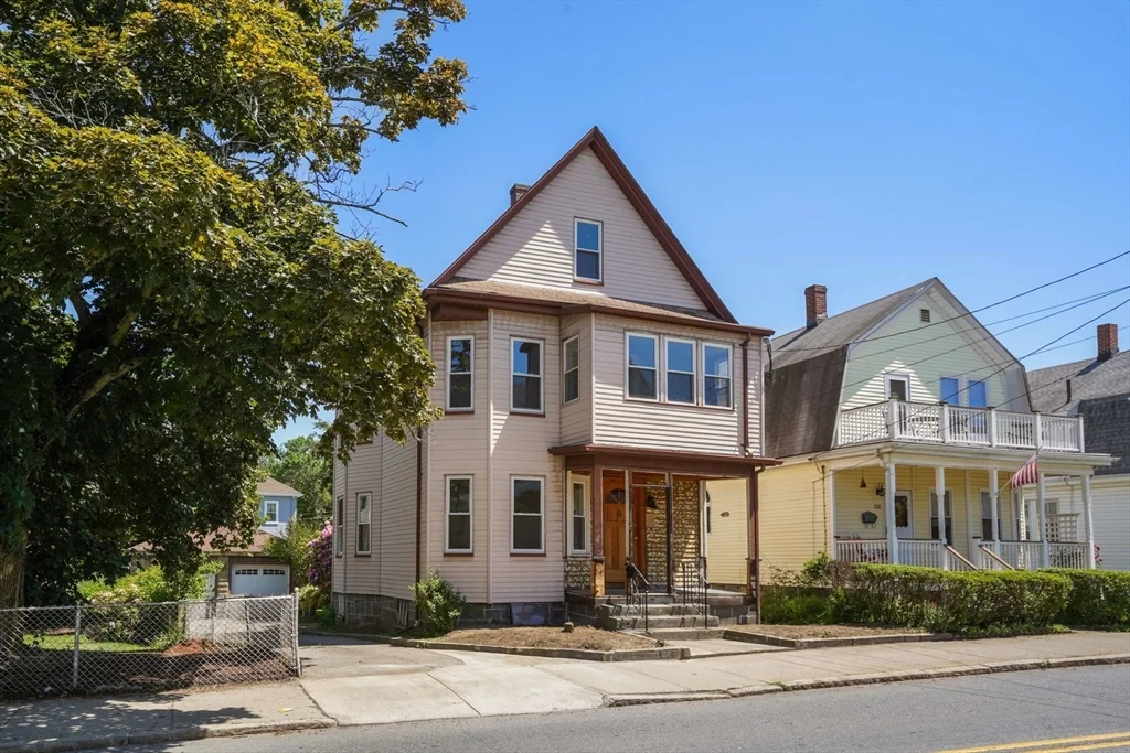 133 Winthrop St, Medford