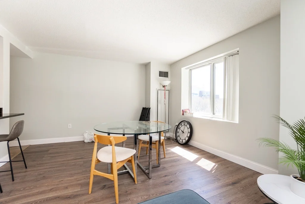 8-10 Museum Way, East Cambridge