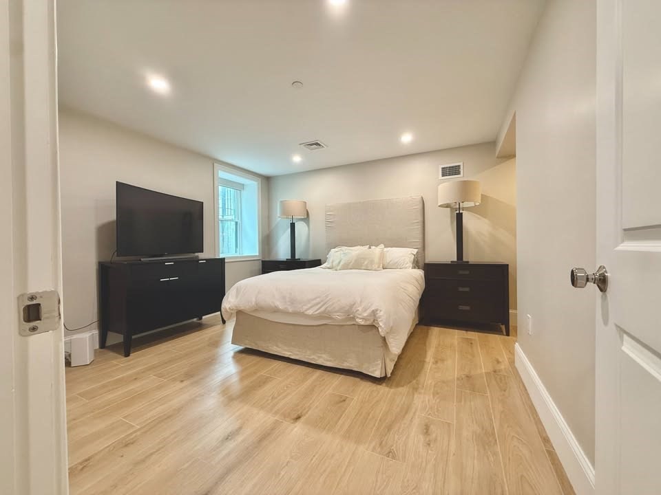 111 Hutchings St, Roxbury