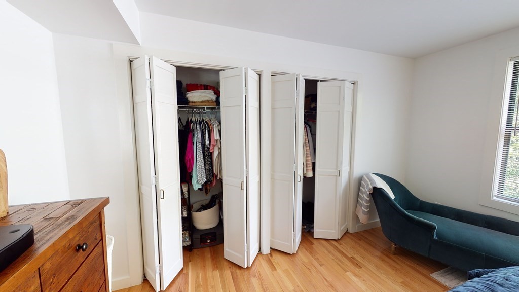 15 Roberts Rd, Harvard Square