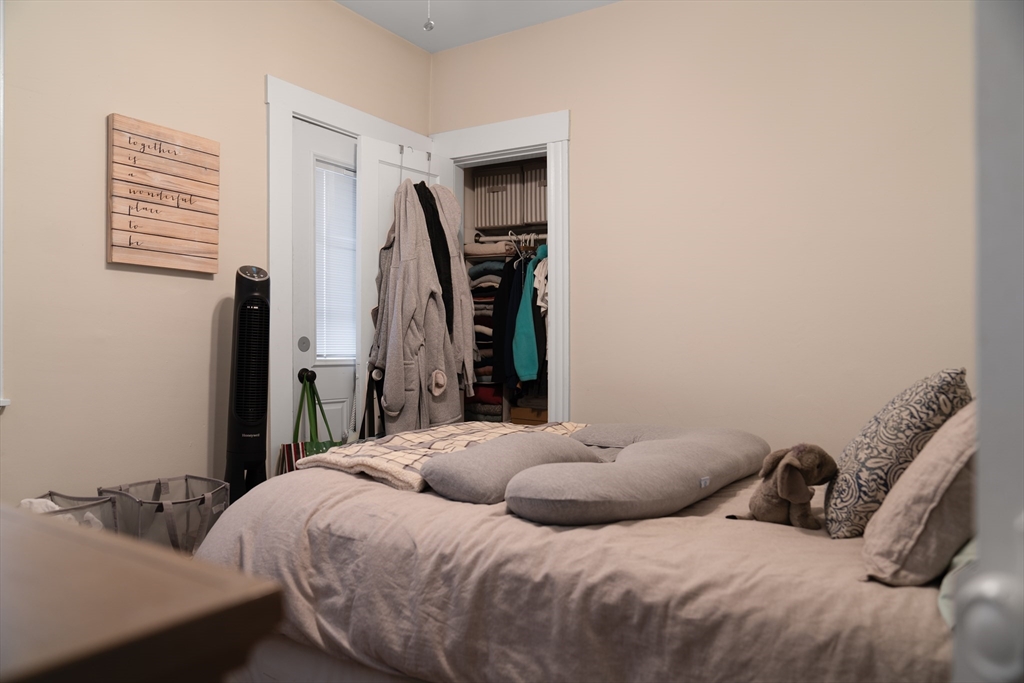 6 Sherborn Ct, Medford