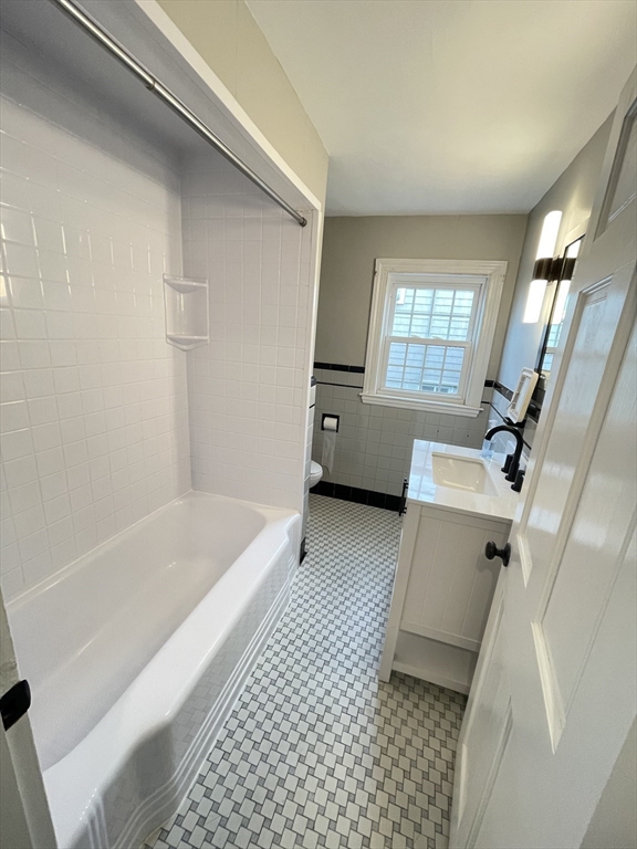 85 Regatta Rd, North Weymouth