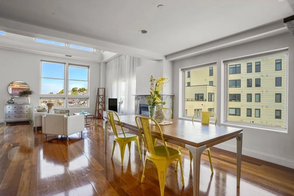 10 Ocean Ave, Revere Beach