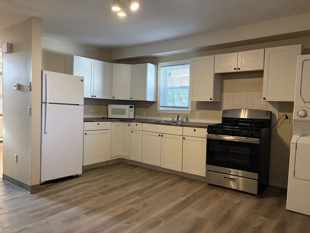 36 Cork, Lowell