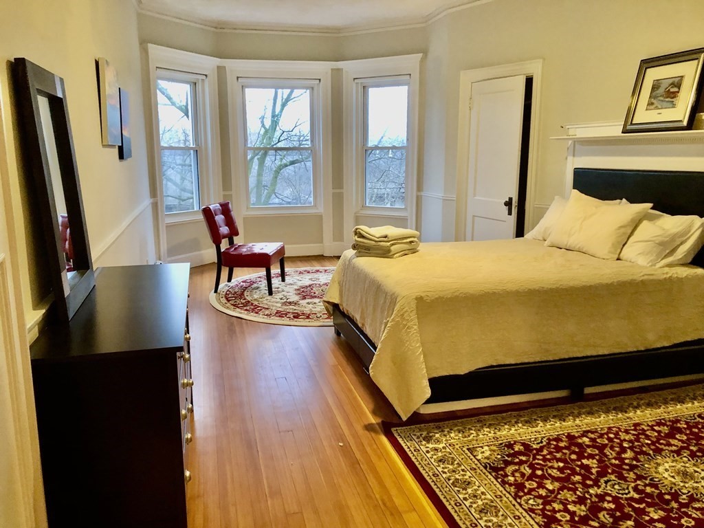 3 split bed, 2 bath apartment for rent at 318 Tappan St Unit 1, Brookline Village — photo 9 of 16