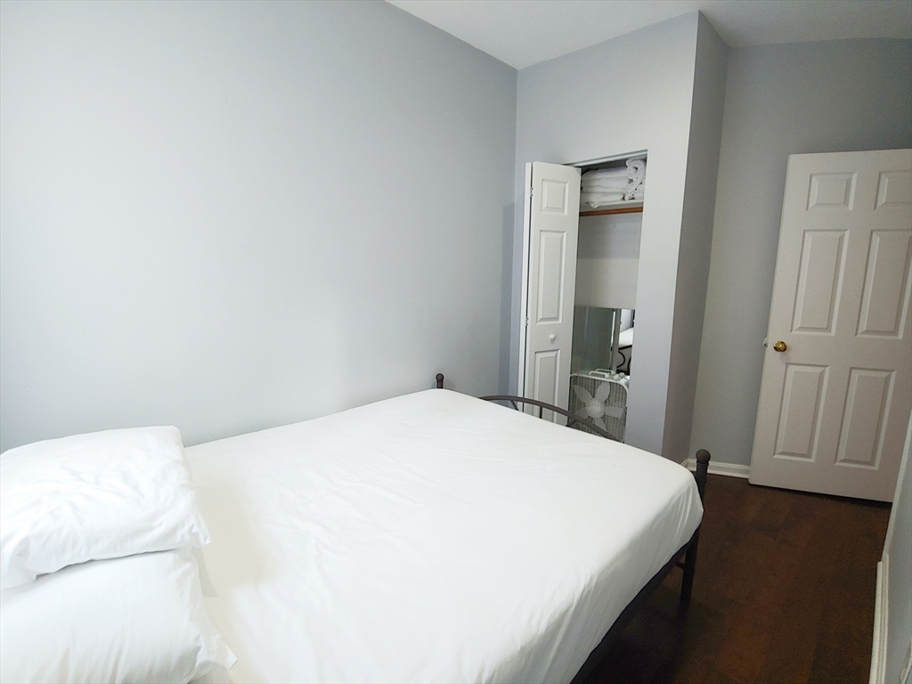 61 West Cedar St, Beacon Hill