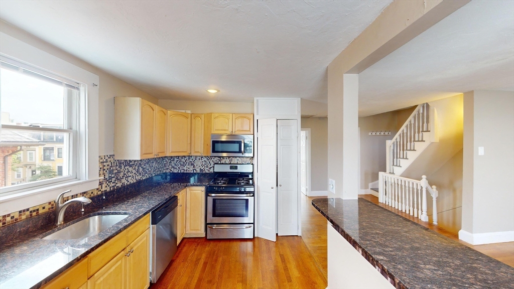 367 Dorchester Ave, South Boston