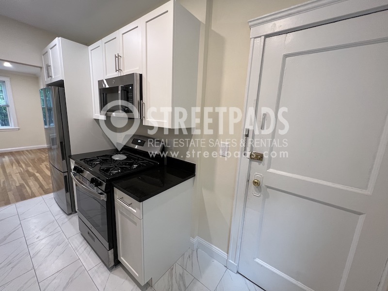 175 Kent St, Brookline