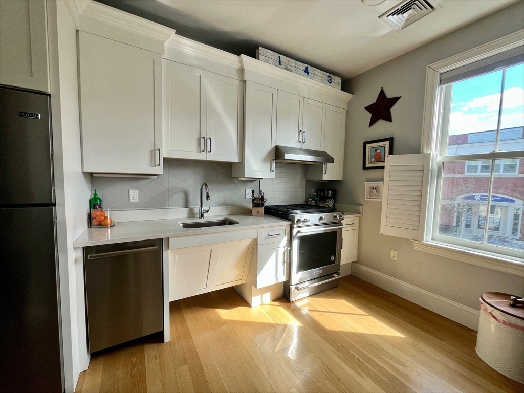 51 South St, Hingham