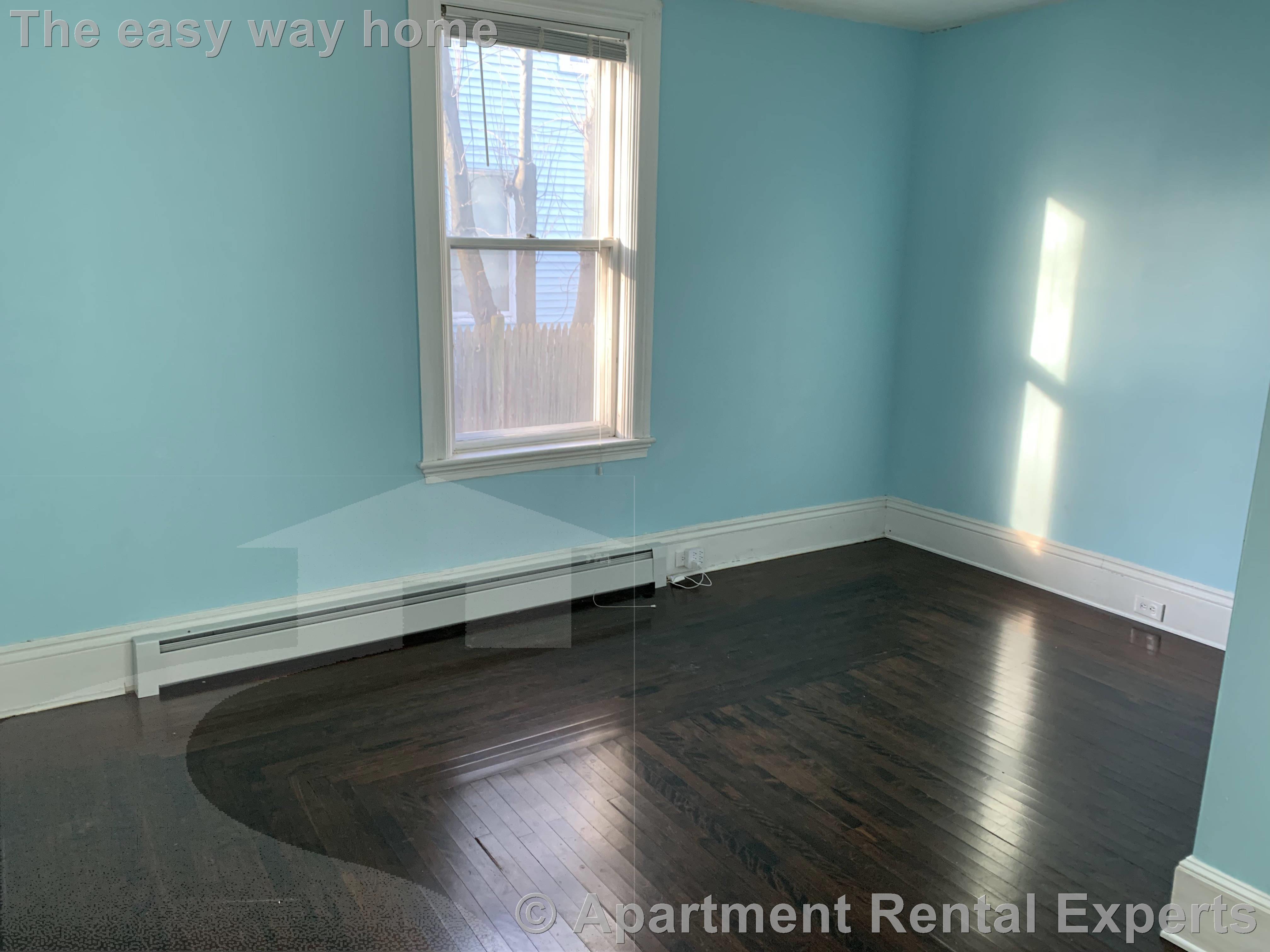 53 Oakland St, Medford Square