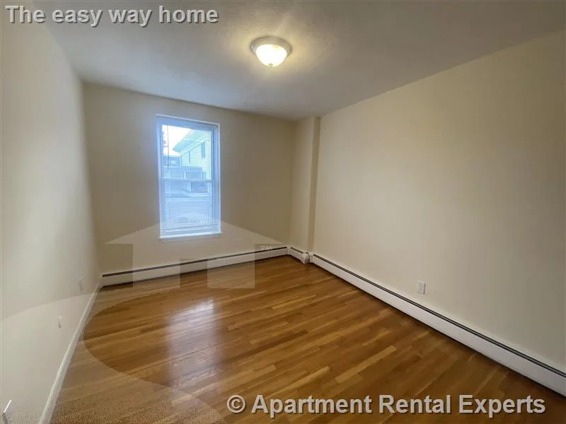 180 N Beacon St, Brighton