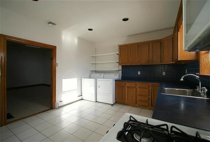 2028 Massachusetts Ave, North Cambridge