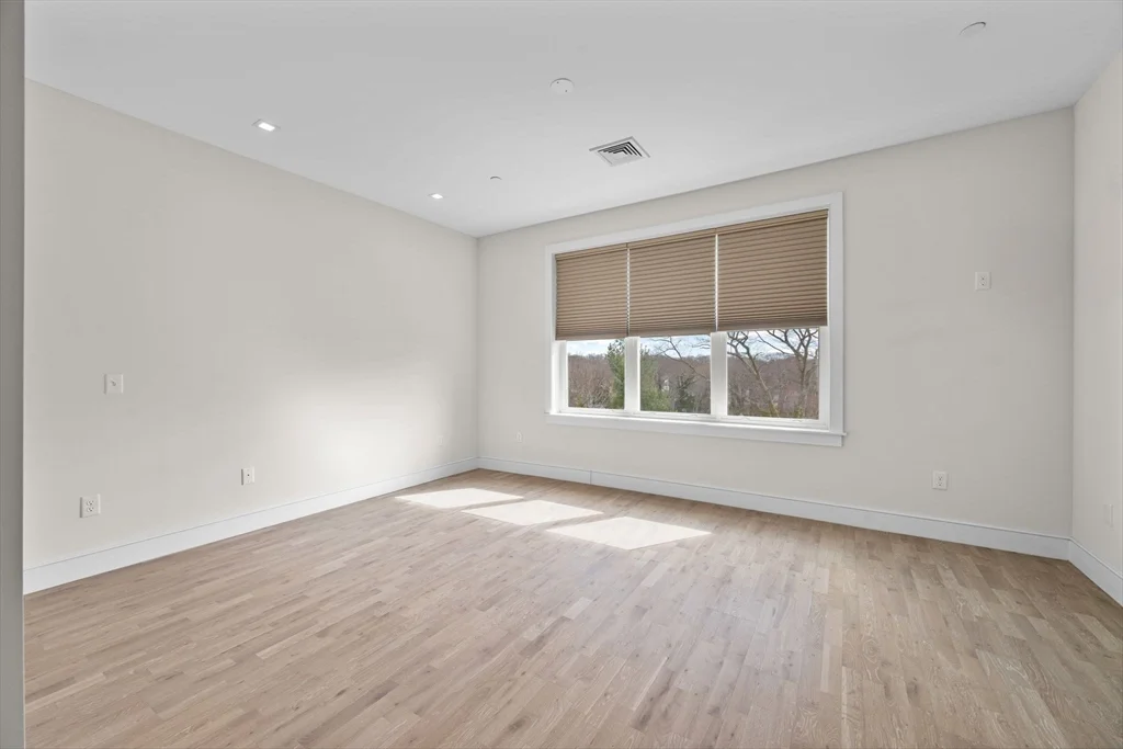 71 Greenwood Ave, Swampscott