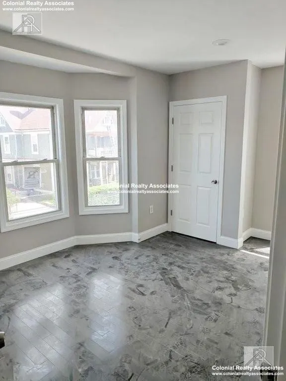 77 Linden St, Brighton