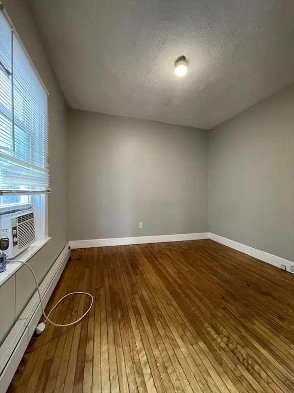 5 Freeland Ter, Worcester