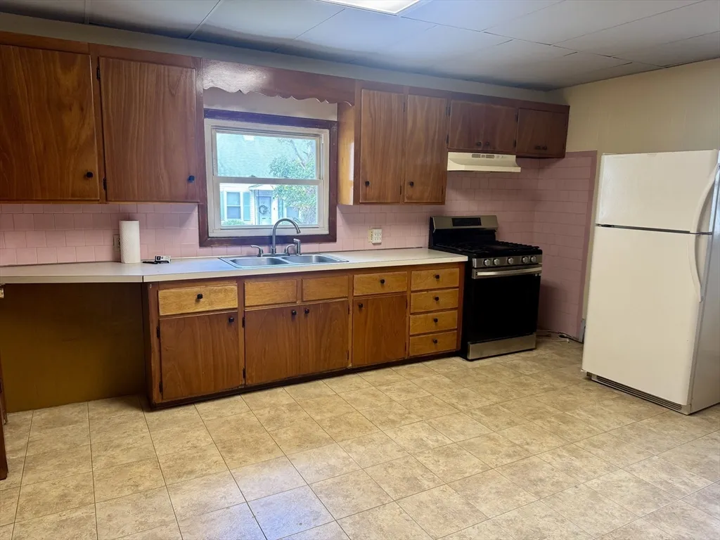 148 Maxfield St, North