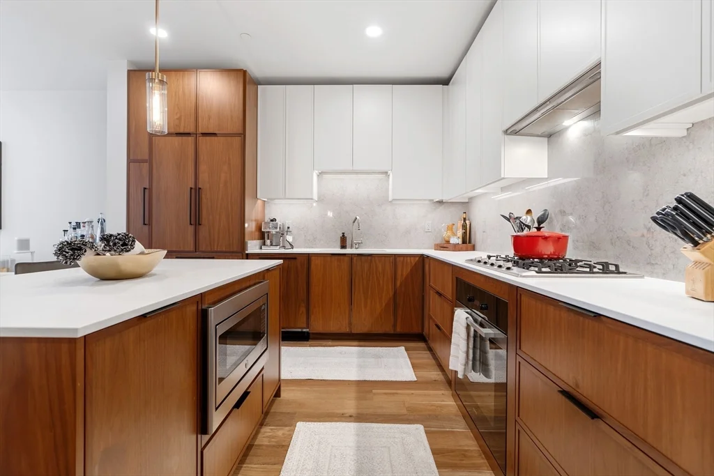 566 Columbus Ave, South End