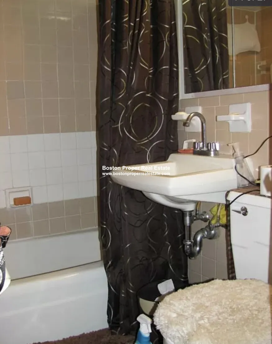 49 Symphony Rd, Fenway