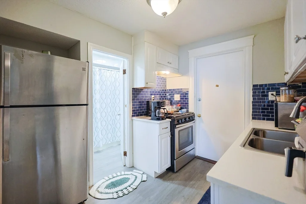 104 Oak St, Fall River