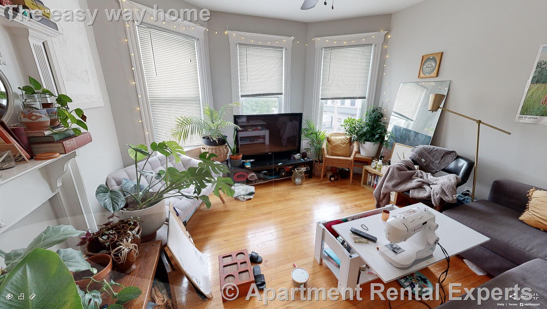 10 Pleasant St, Central Square