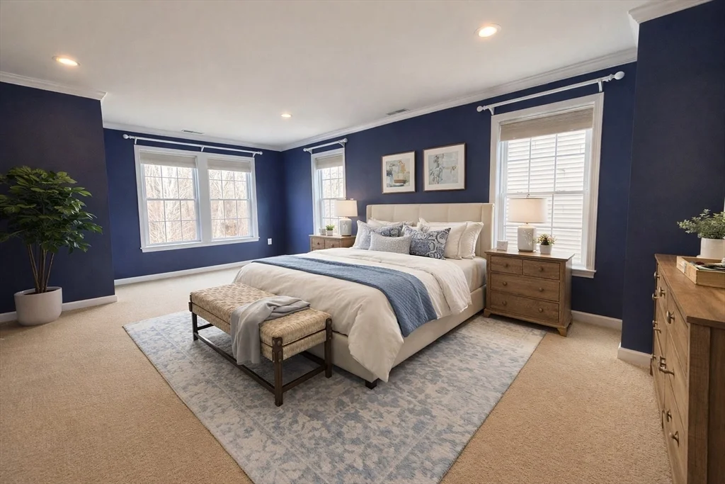 198 Stonehaven Dr, Weymouth